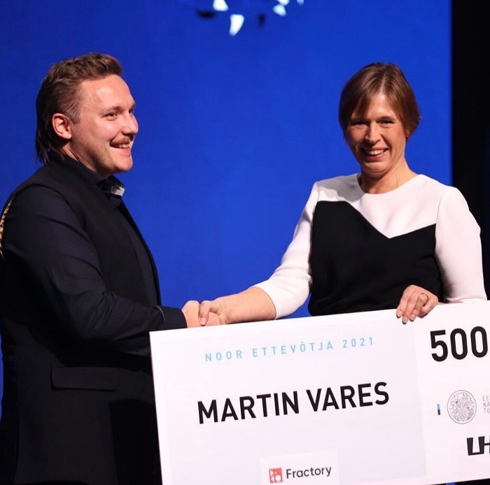 Martin Vares, the CEO of Fractory, and Kersti Kaljulaid, former president of Estonia. Being a platform that connects metal fabricators and their customers, Fractory solves the problem of a highly fragmented and allows customers to upload the designs, receive instant quotes, and get parts produced from a suitable fabricator.